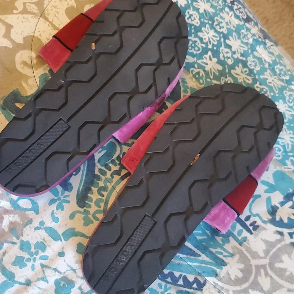 Authentic Prada sandals - Picture 3 of 9